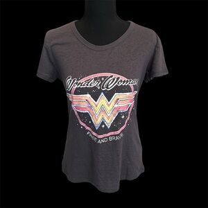 DC Comics Wonder Woman Free and Brave Tee - Charcoal Size M